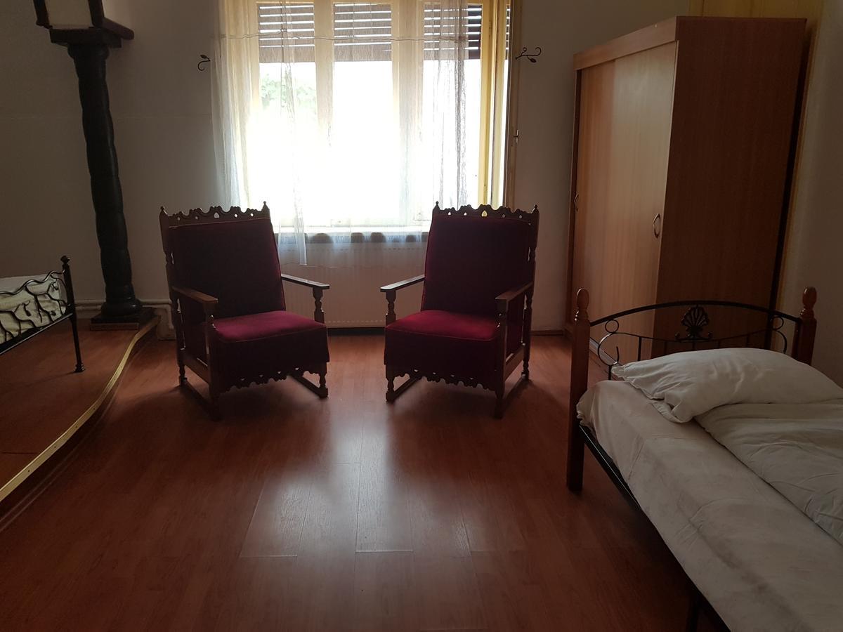Casa Boiereasca Ostello Craiova Esterno foto