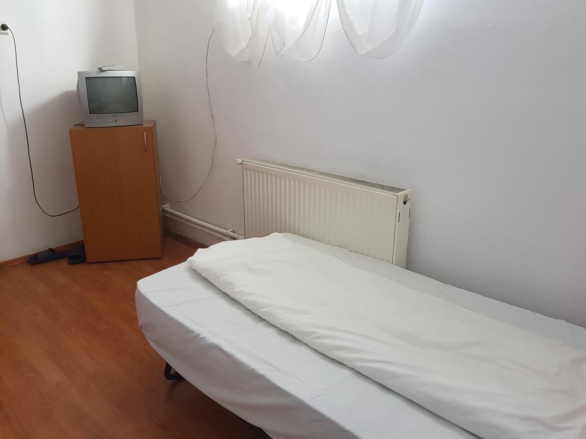 Casa Boiereasca Ostello Craiova Esterno foto
